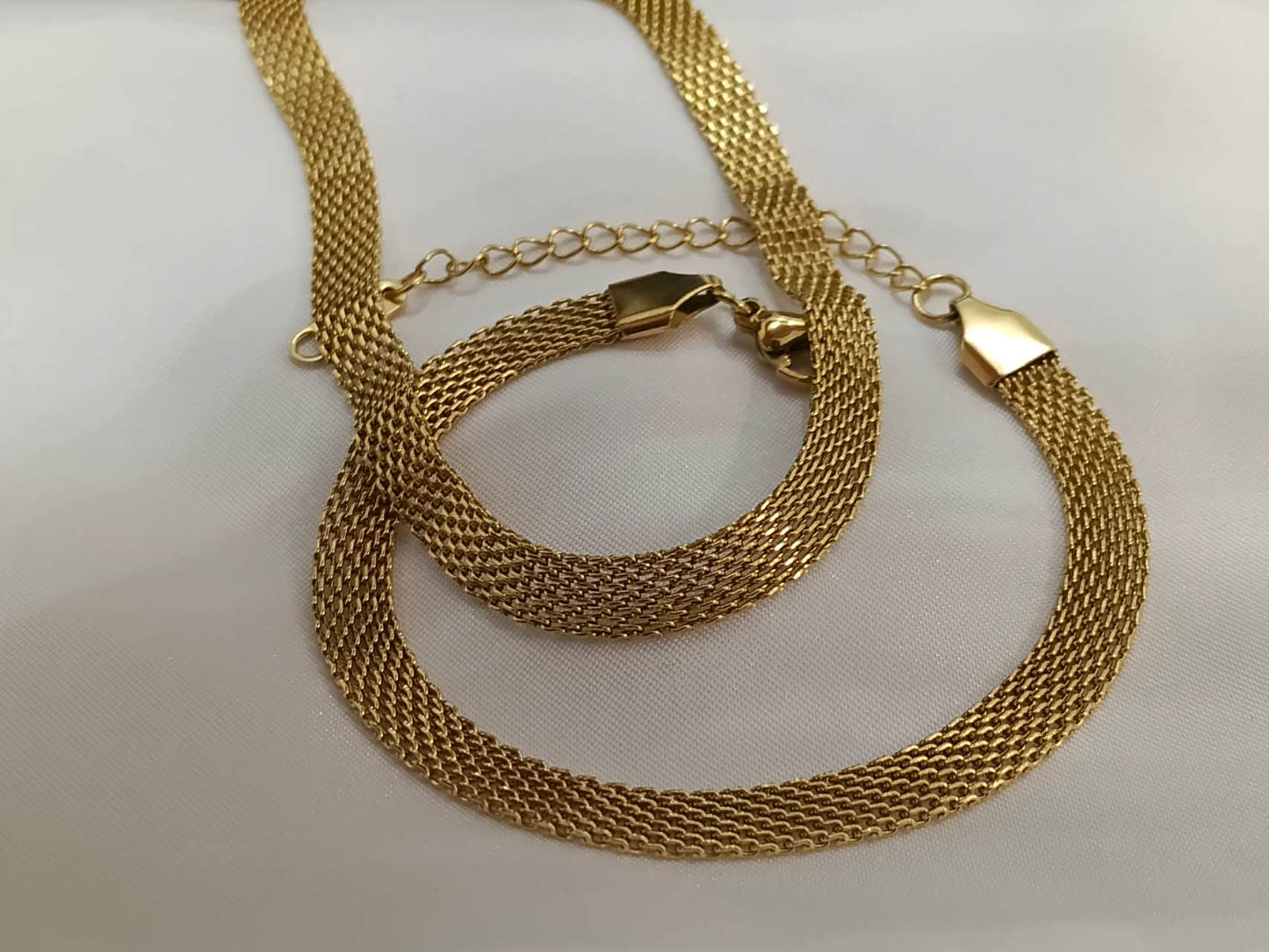 Wide Gold Necklace & Bracelet Set