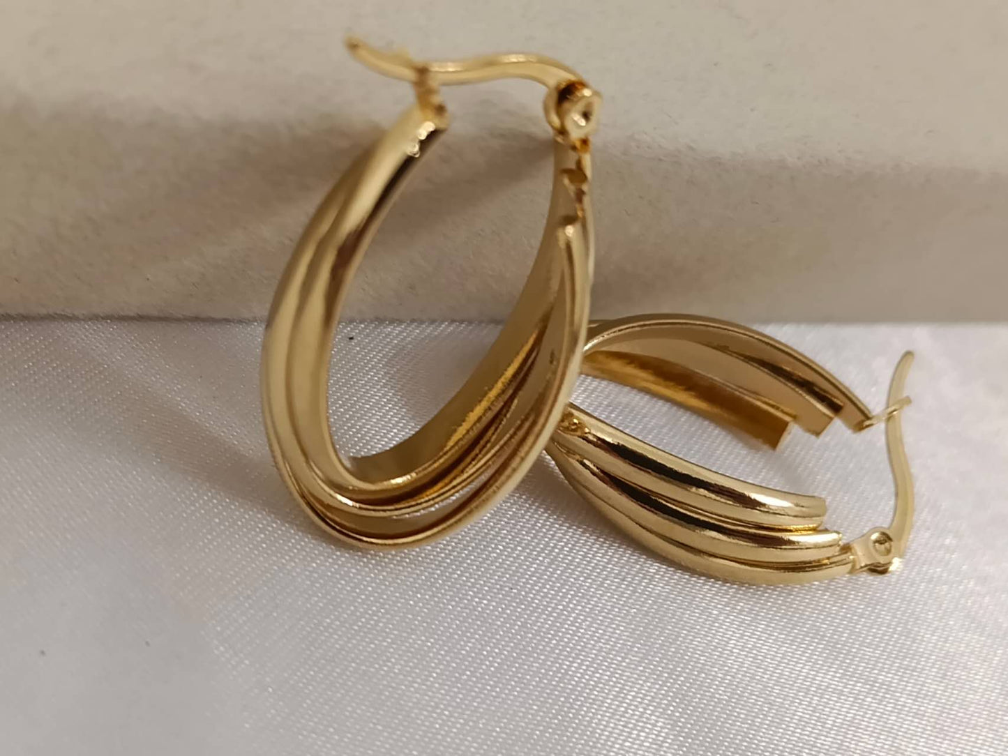 Luna Oval Hoop Earrings