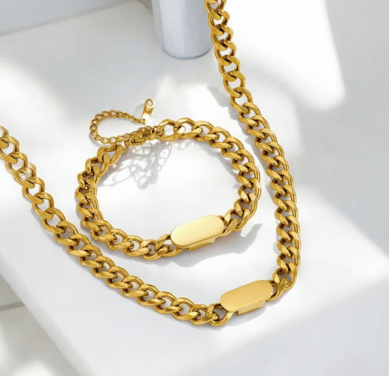 Luxury 18K Gold Necklace & Bracelet Set