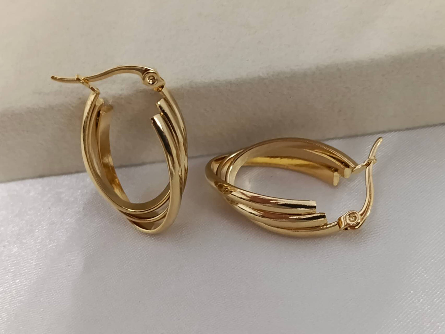 Luna Oval Hoop Earrings