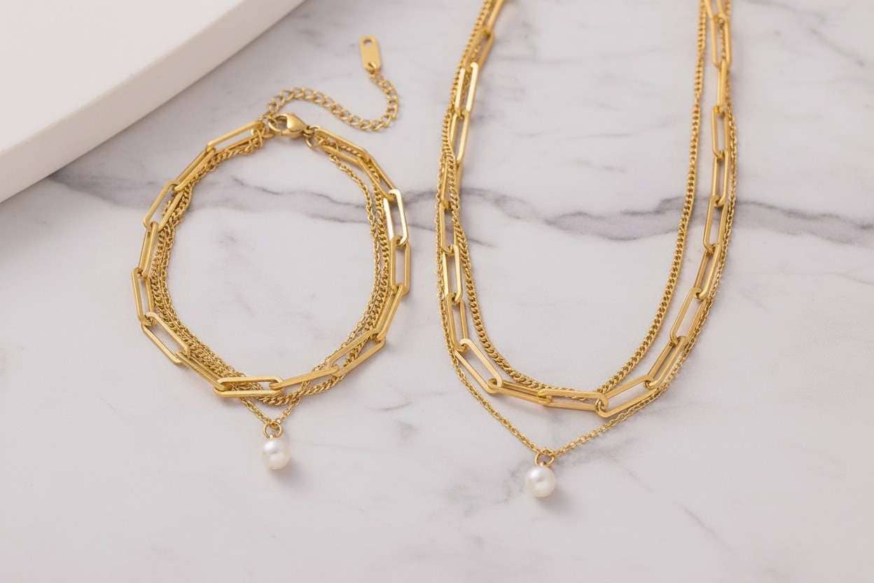 Élise Gold Zircon Necklace